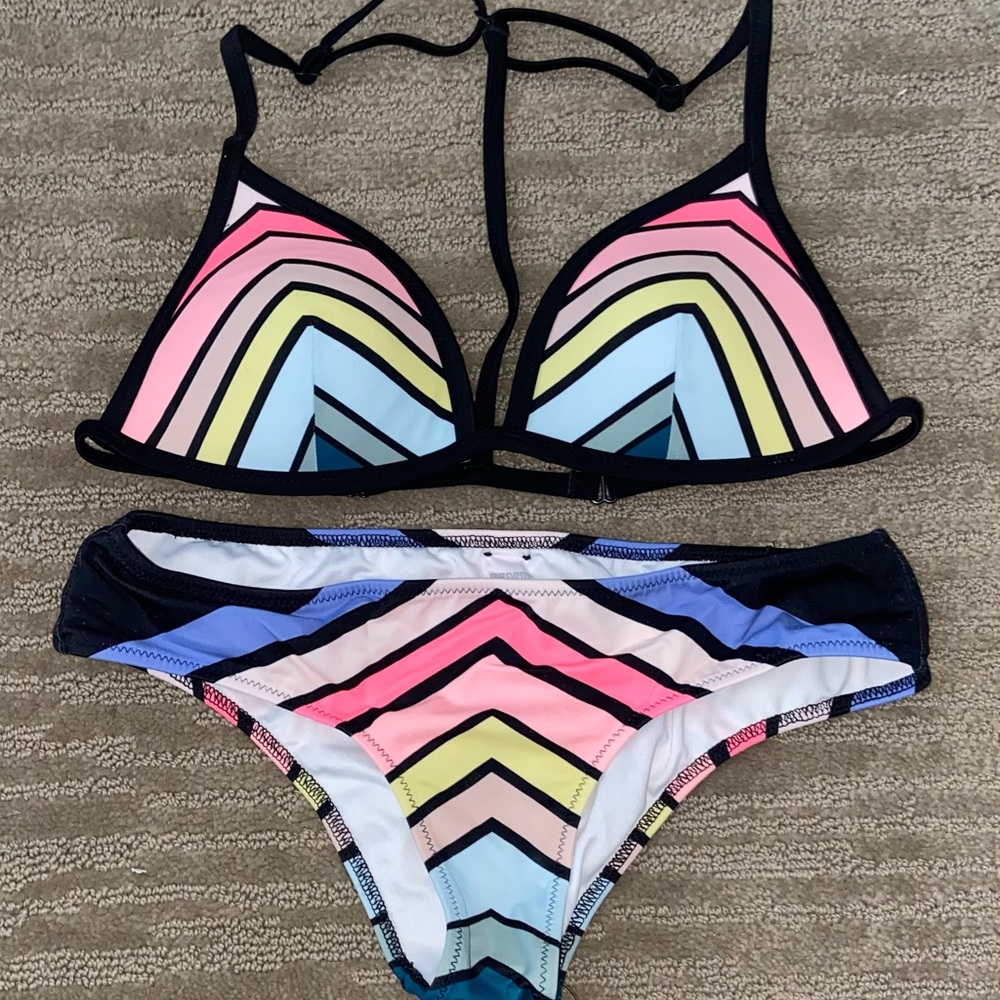 VS Pink bikini